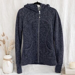 🍋 Lululemon Scuba Hoodie Full Zip – Size 6 Blackwaterbloom Camo